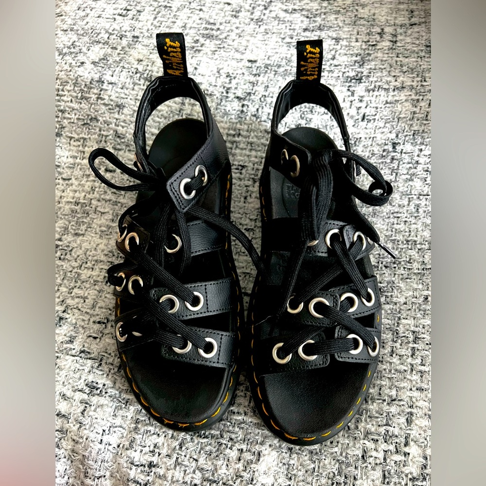 Dr. Martens Blaire Hydro Platform
Sandal in Athena Black Size 9